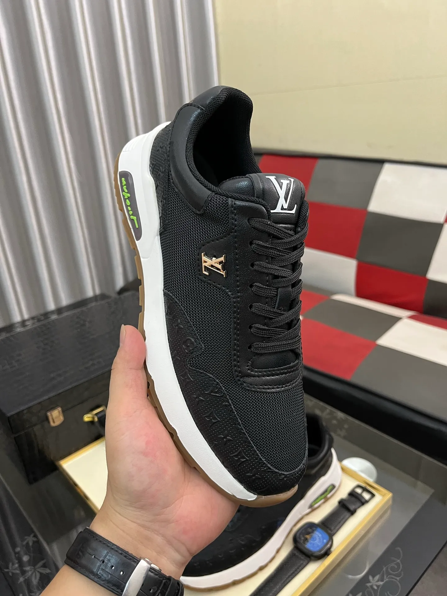 Men's shoes 💰458⌚️⌚️[Louis Vuitton LV] Dad shoes are popular casual sports shoes with outsole, breathable and comfortable, easy to walk, trendy men's versatile fly woven epoxy with ➕leather lining➕Gucci's popular original outsole, sports and running style, super comfortable. Size 38-442️⃣Colors available